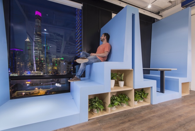 旅游公司辦公室裝修設(shè)計(jì).jpg 旅游公司辦公室裝修設(shè)計(jì).jpg