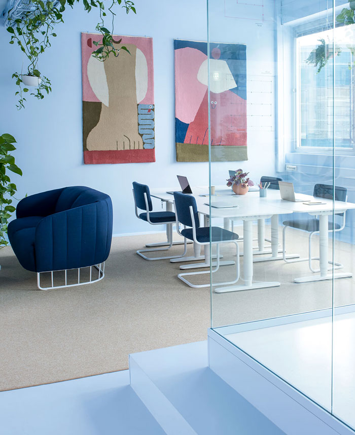 冷藍色調辦公室裝修設計.jpg 冷藍色調辦公室裝修設計.jpg