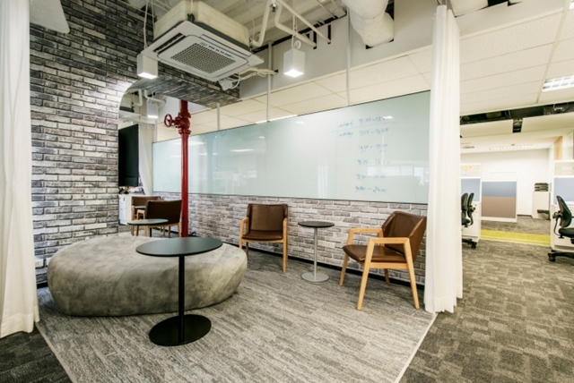 創(chuàng)意辦公室裝修設(shè)計(jì).jpg 創(chuàng)意辦公室裝修設(shè)計(jì).jpg