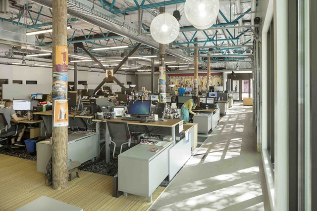 充滿活力的廣州辦公室裝修.jpg 充滿活力的廣州辦公室裝修.jpg