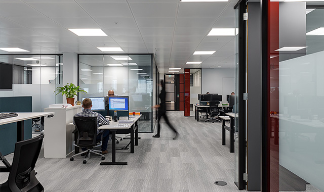 現代簡約辦公室裝修風格.jpg 現代簡約辦公室裝修風格.jpg